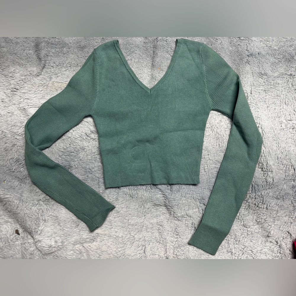 Timing Teal V-Neck Cropped Sweater
